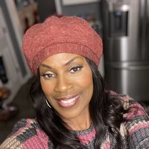 Meet your Posher, Jameshia